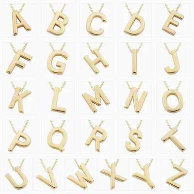 Náhrdelník s iniciálou Love Letter z bílého zlata.